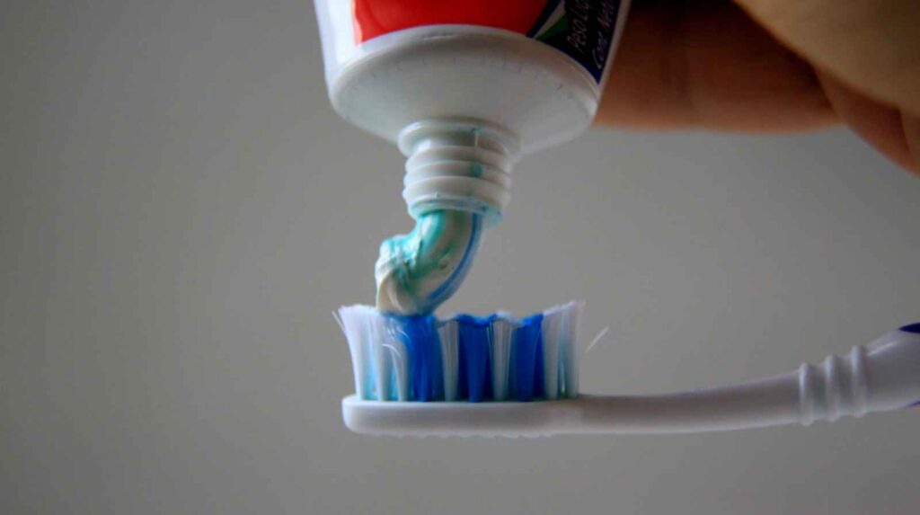 משחת שיניים קולגייט